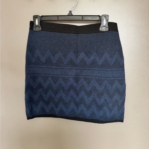NWOT Mossimo Knit Skirt in Black and Blue - Picture 6 of 6
